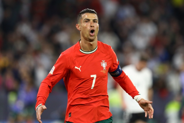 开云下载-约克：C罗在足球上和梅西相当；C罗以后可以去拍电影比如速激