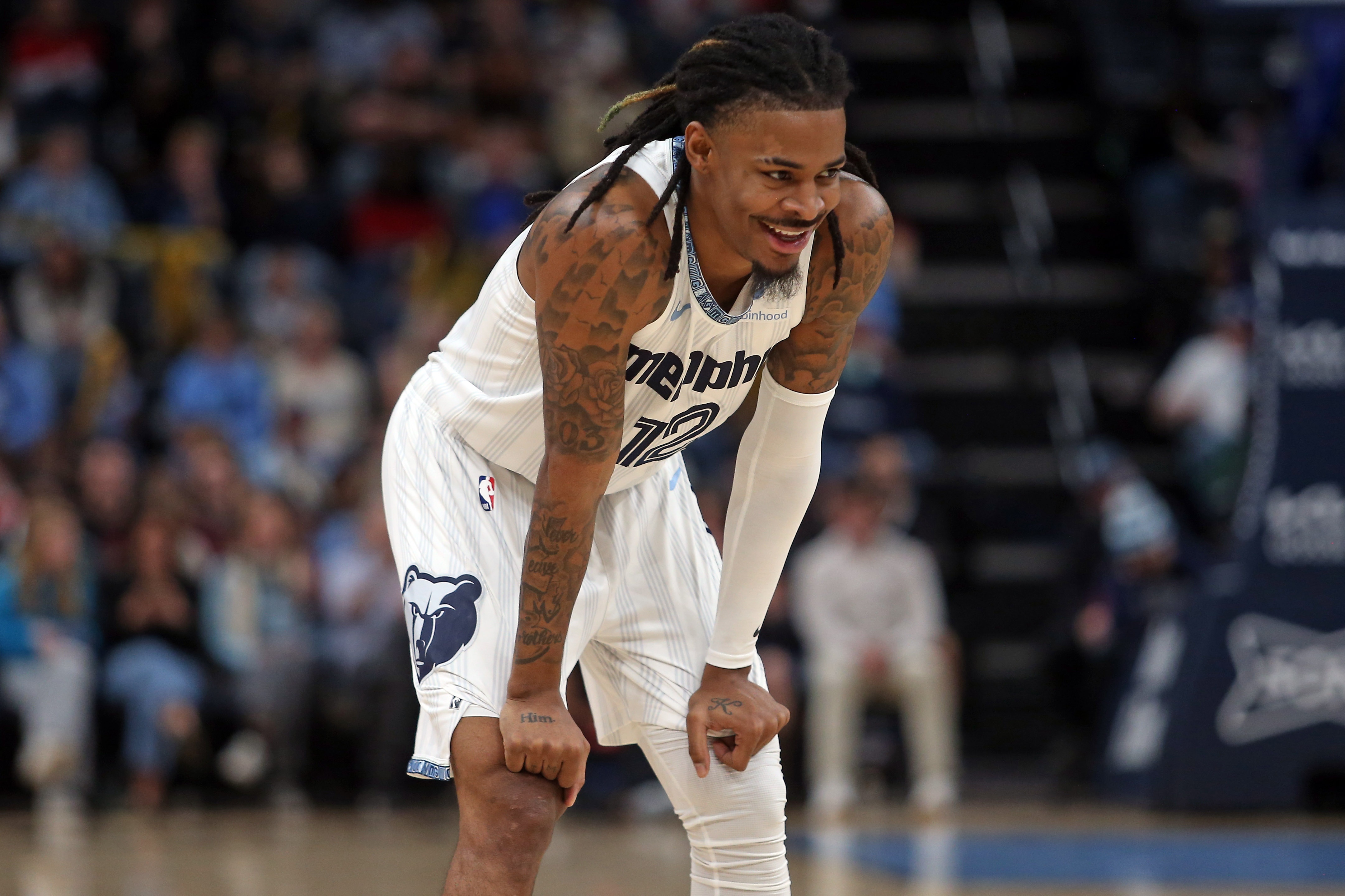 开云下载-美记：太阳近几周在探索引进控卫的可能 候选为莫兰特&amp;三球&amp;吹杨