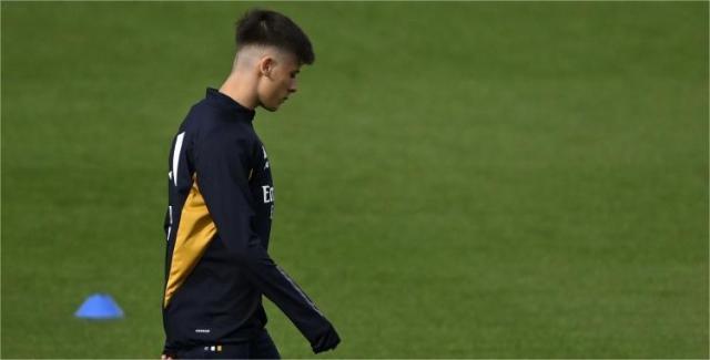 1702739054896063844.jpg 居勒尔.jpg